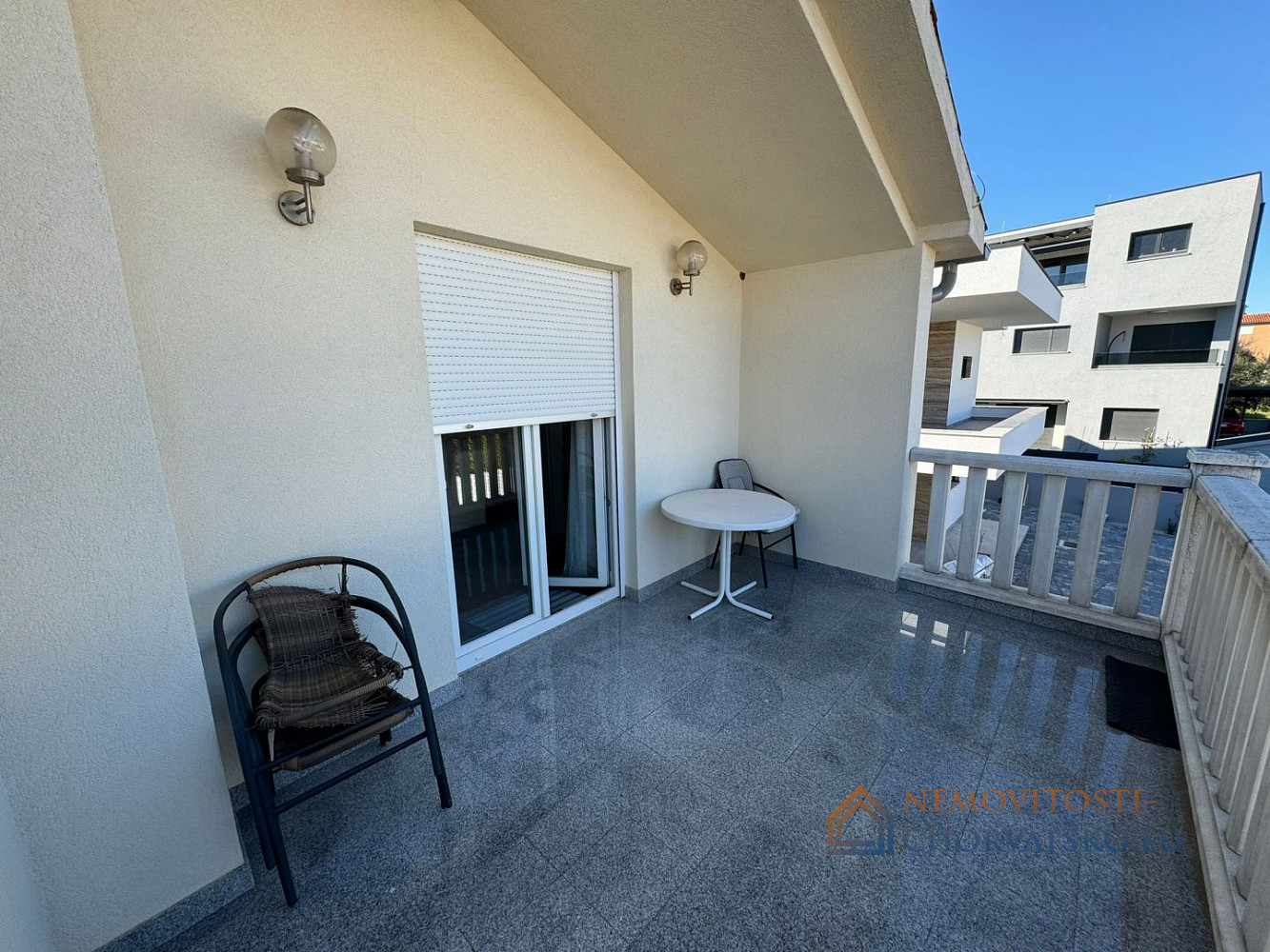 Prodej domu 370 m² s pozemkem 670 m² - Widok 5