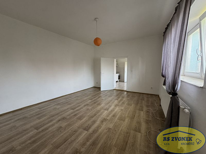 Pronájem bytu 1+1 40 m² – fotografie 3