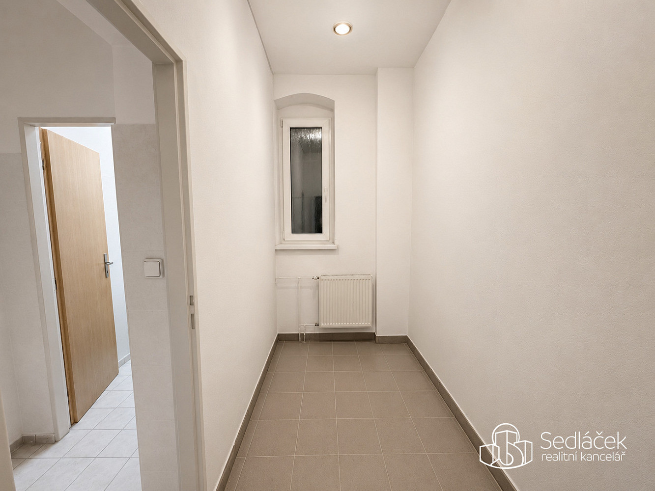 Pronájem komerčního objektu (jiného typu) 85 m² – fotografie 4