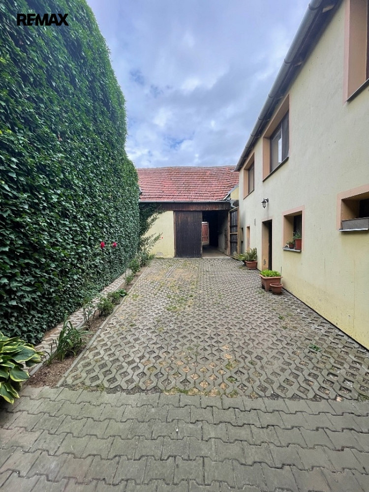 Prodej domu 177 m² s pozemkem 379 m² – fotografie 2
