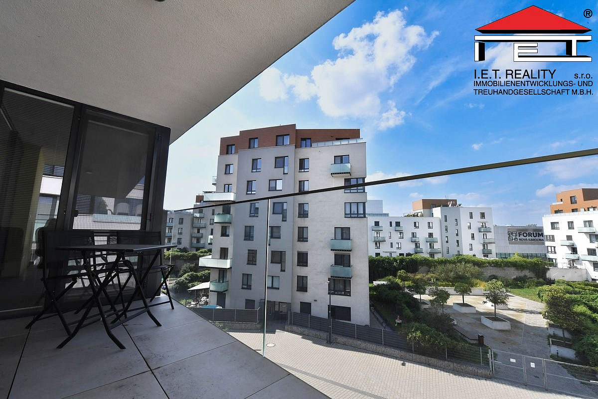 Pronájem bytu 4+kk 111 m² – fotografie 3