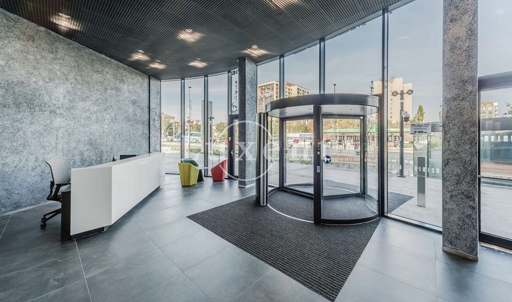 Pronájem kanceláře 188 m², Praha – náhled fotky 2