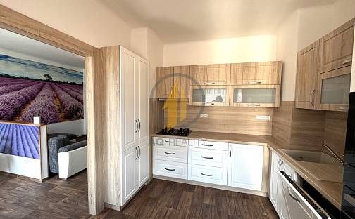 Prodej bytu 3+1 96 m², Na Ohrádce, Mlázovice, okres Jičín