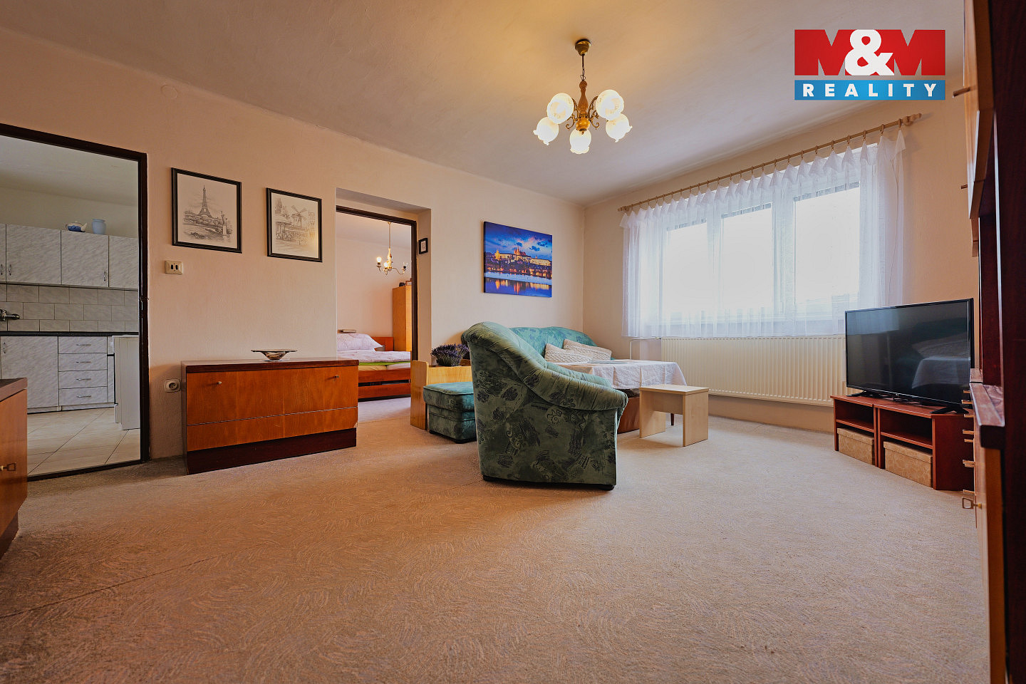 Prodej domu 240 m² s pozemkem 1 701 m² — photo 2