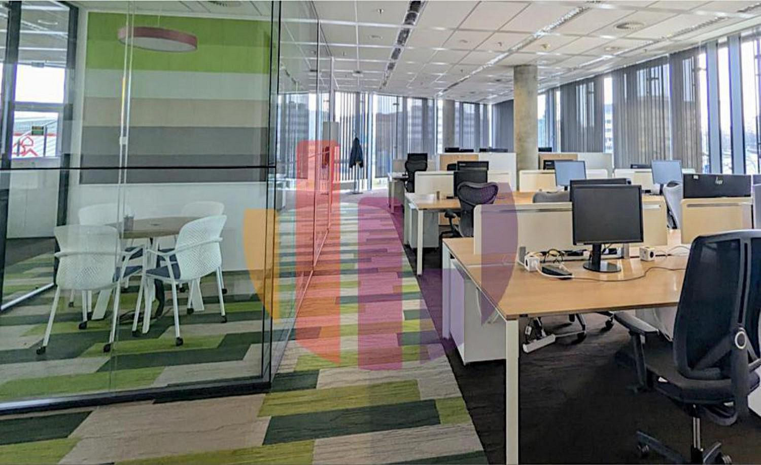Pronájem kanceláře 2 000 m² — photo 3