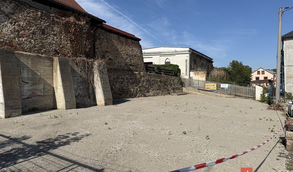 Pronájem komerčního pozemku 348 m², Rokycany – náhled fotky 2