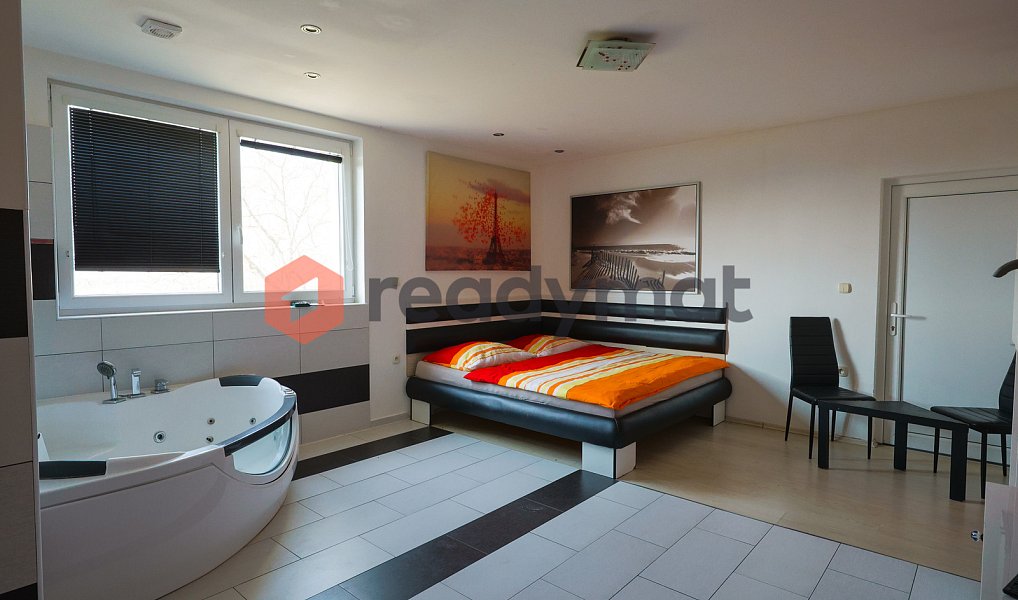 Prodej ubytovacího objektu 660 m², Čejč – náhled fotky 7