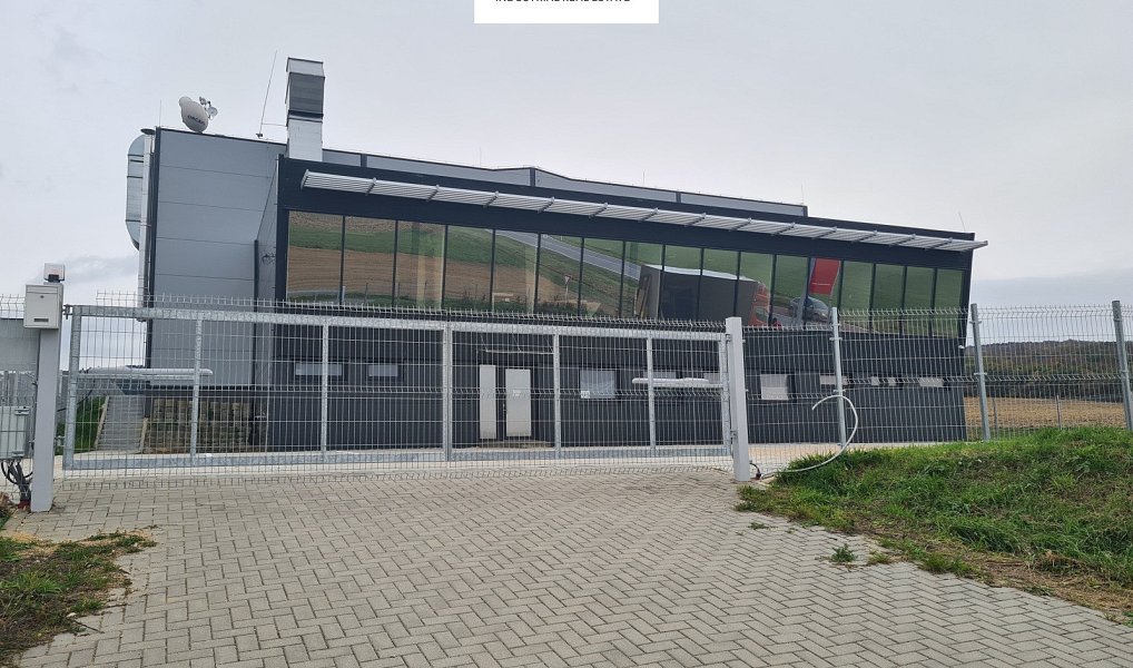 Pronájem výrobních prostor 1 629 m², Bystřice pod Lopeníkem – náhled fotky 3