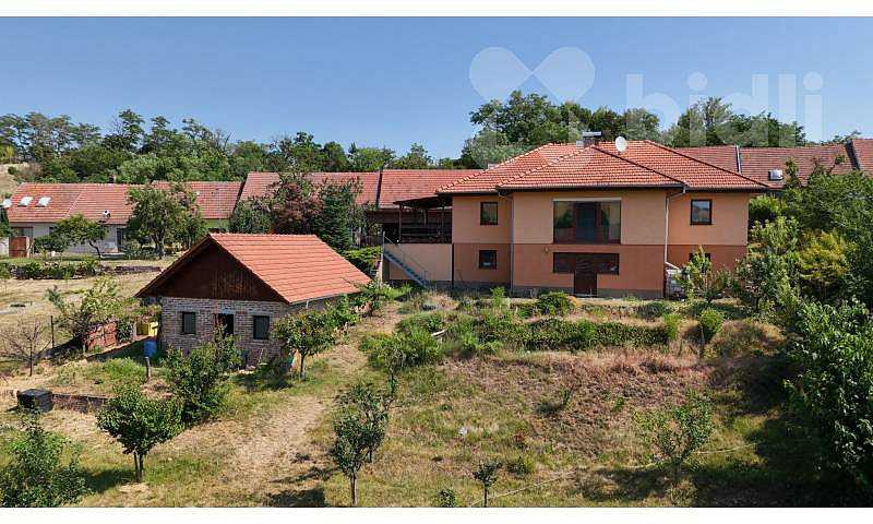 Prodej domu 223 m² s pozemkem 910 m²