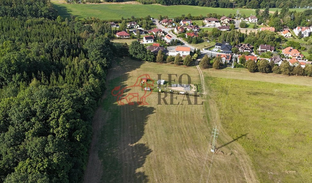 Prodej stavebního pozemku 1 289 m², Velké Popovice – náhled fotky 4