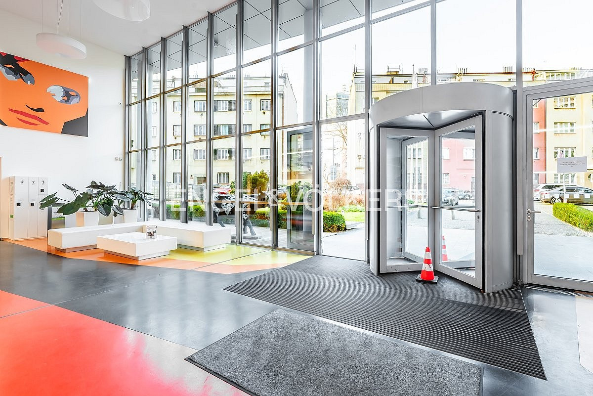 Pronájem kanceláře 974 m² – fotografie 3