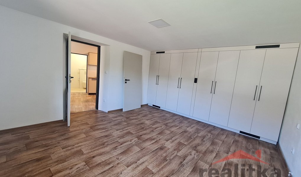 Prodej domu 334 m² s pozemkem 533 m², Opava – náhled fotky 28