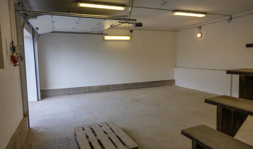 Prodej skladovacích prostor 115 m², Zálezlice – náhled fotky 4