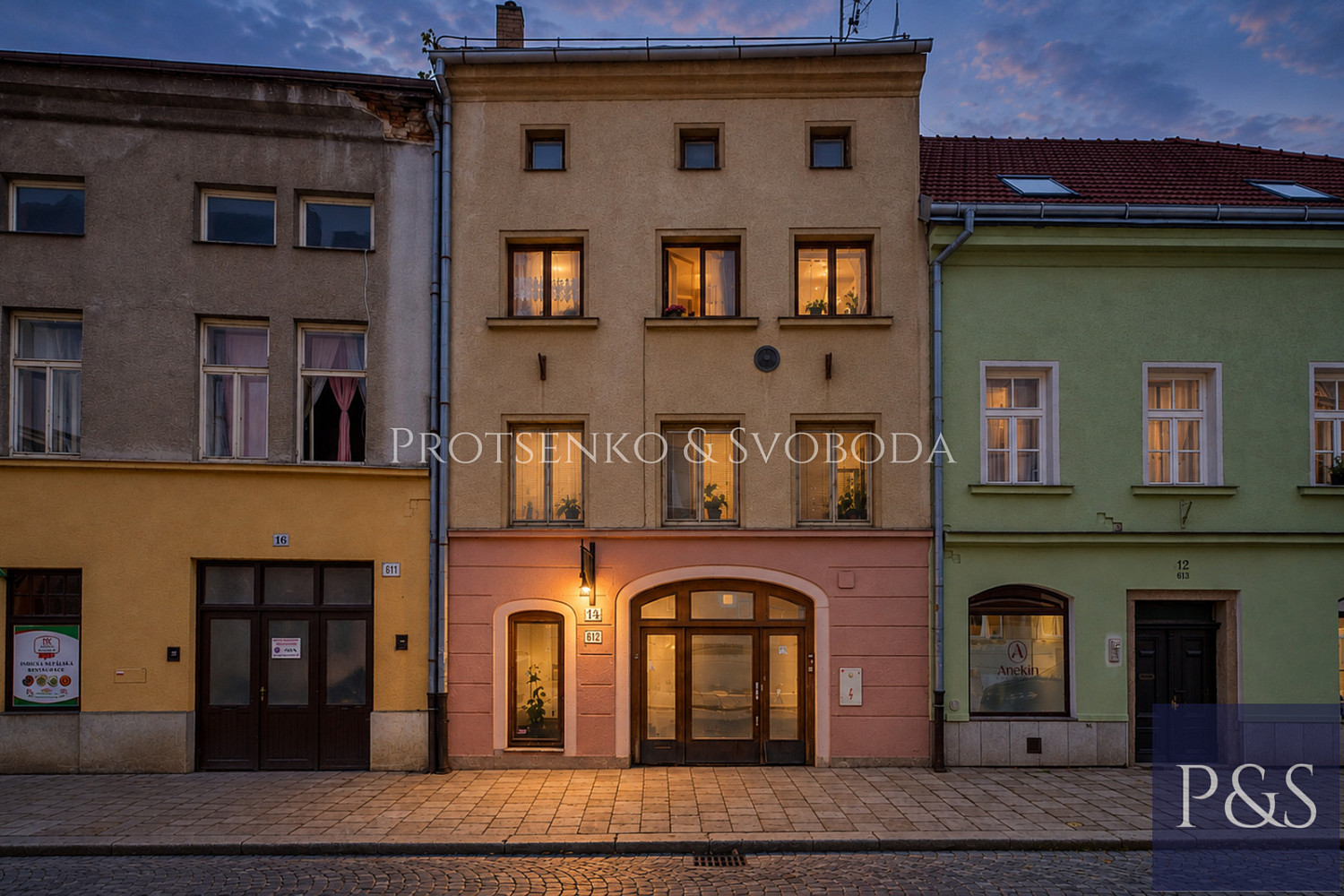 Prodej nájemního domu, činžáku 300 m²