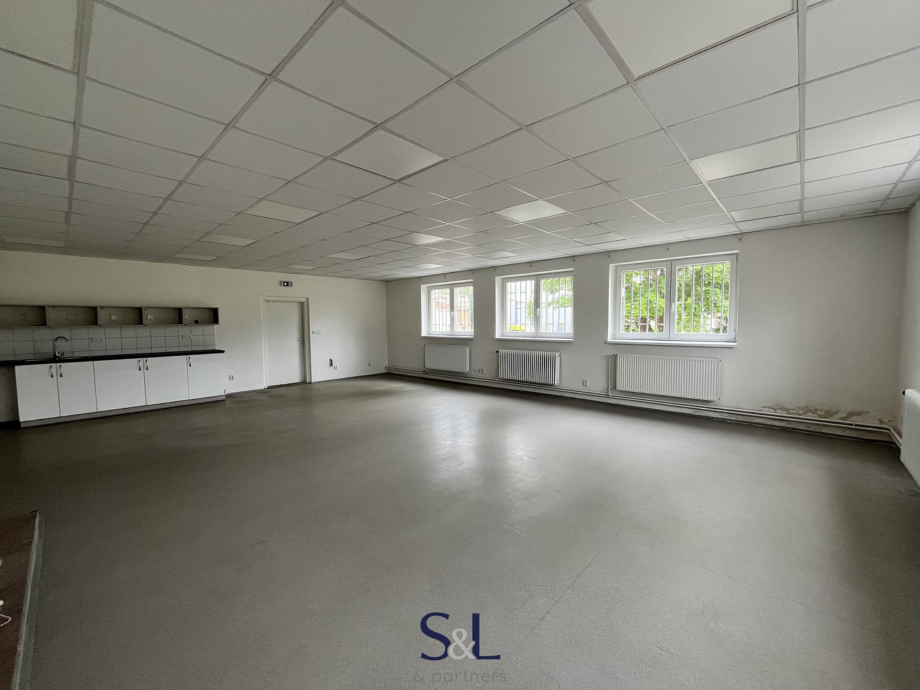 Pronájem obchodních prostor 95 m² — photo 2