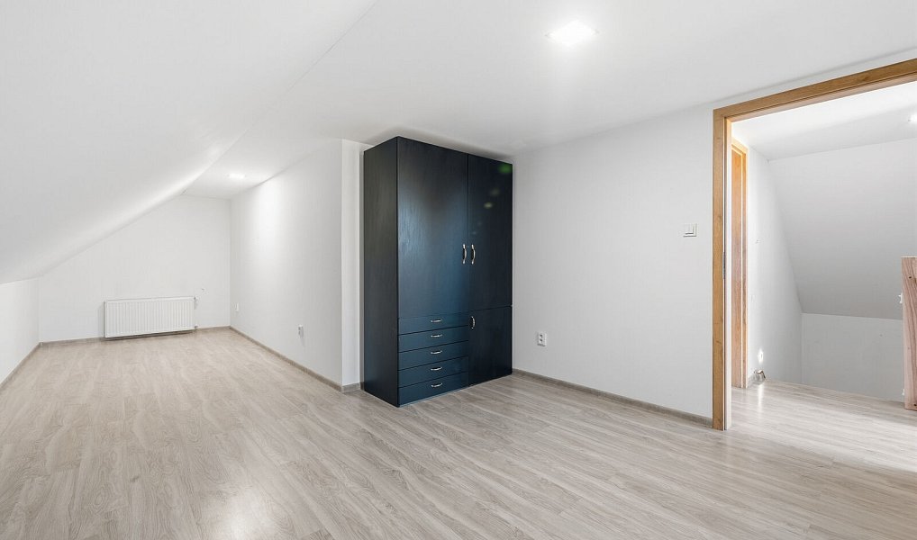 Prodej domu 159 m² s pozemkem 1 023 m², Lučina – náhled fotky 16