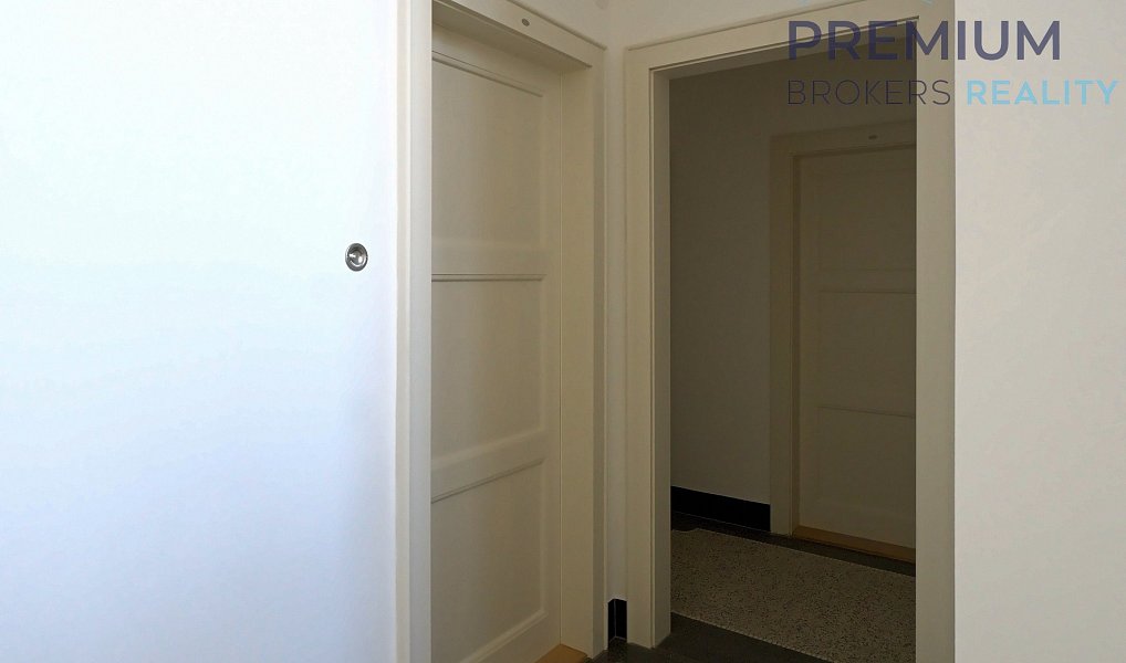 Pronájem bytu 2+kk 43 m², Praha – náhled fotky 10