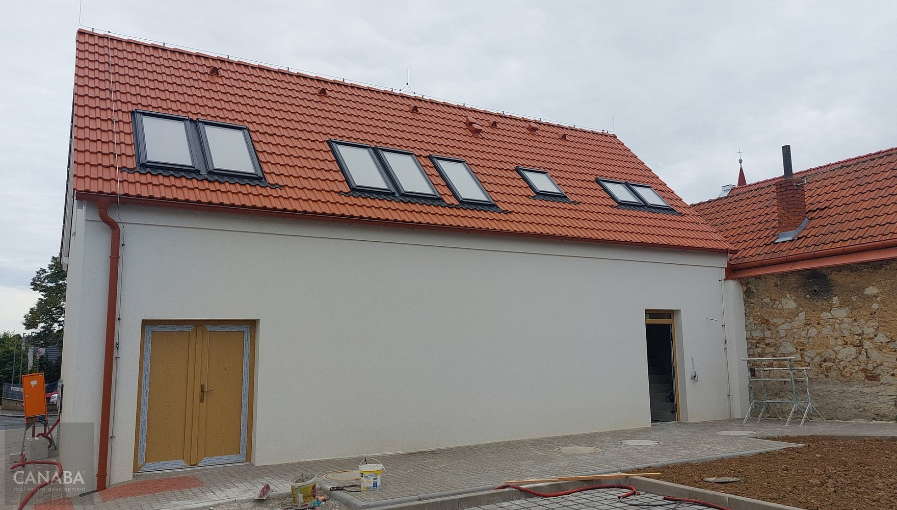 Prodej obchodních prostor 72 m² — photo 2