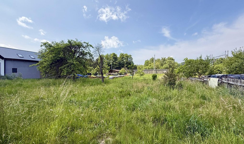 Prodej stavebního pozemku 1 816 m², Olšany – náhled fotky 2