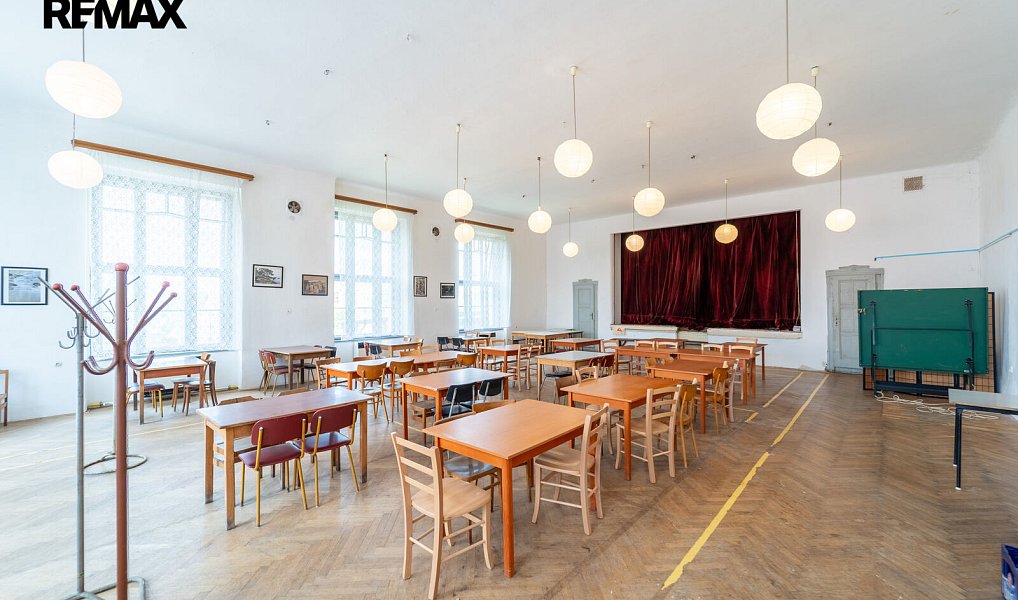 Prodej domu 500 m² s pozemkem 784 m², Svinaře – náhled fotky 8