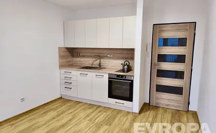 Pronájem bytu 1+kk 39 m², Družstevníků, Želechovice nad Dřevnicí, okres Zlín