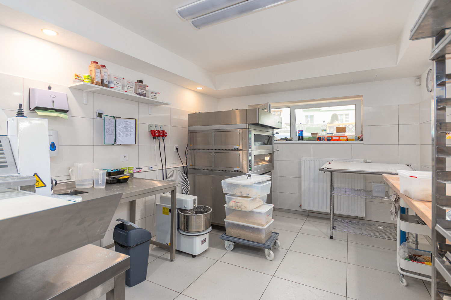 Prodej obchodních prostor 68 m² – další