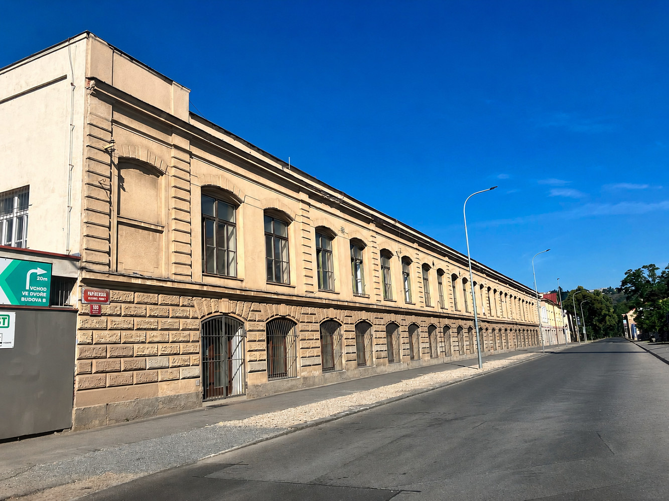 Pronájem výrobních prostor 1 587 m²