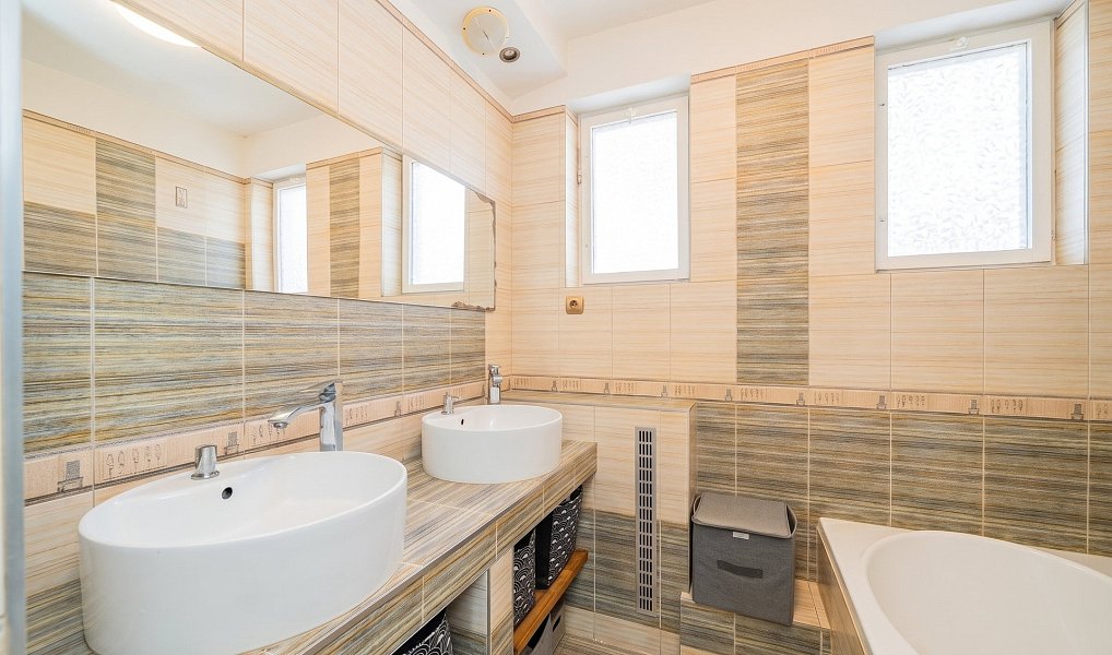 Prodej domu 260 m² s pozemkem 752 m², Praha – náhled fotky 36