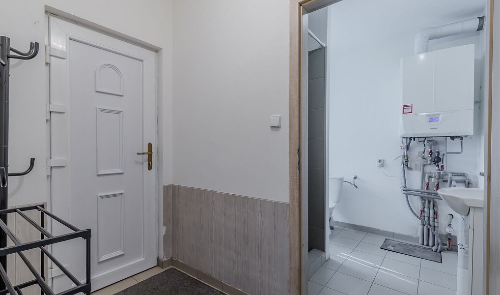 Prodej domu 225 m² s pozemkem 376 m², Kladno – náhled fotky 24