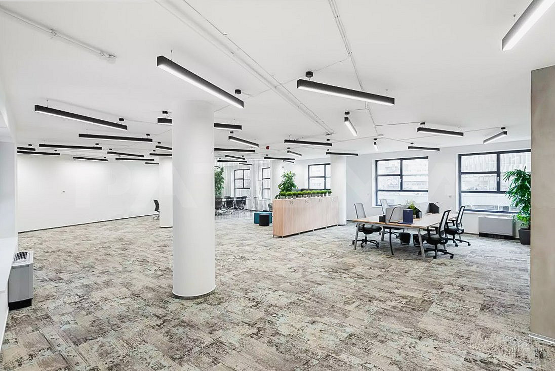 Pronájem kanceláře 528 m² – fotografie 2