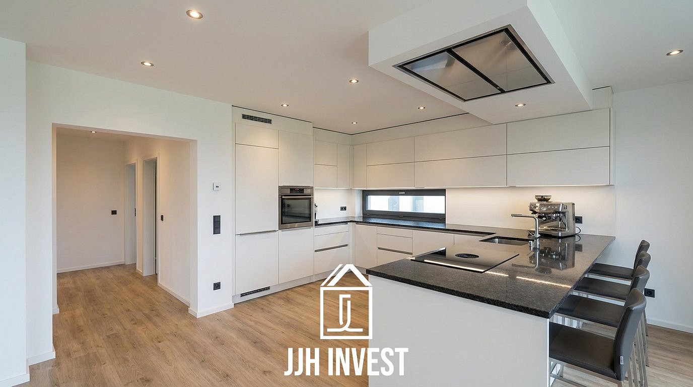 Prodej domu 195 m² s pozemkem 805 m² – fotografie 2