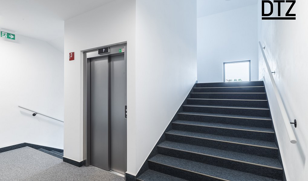 Pronájem kanceláře 277 m², Liberec – náhled fotky 14