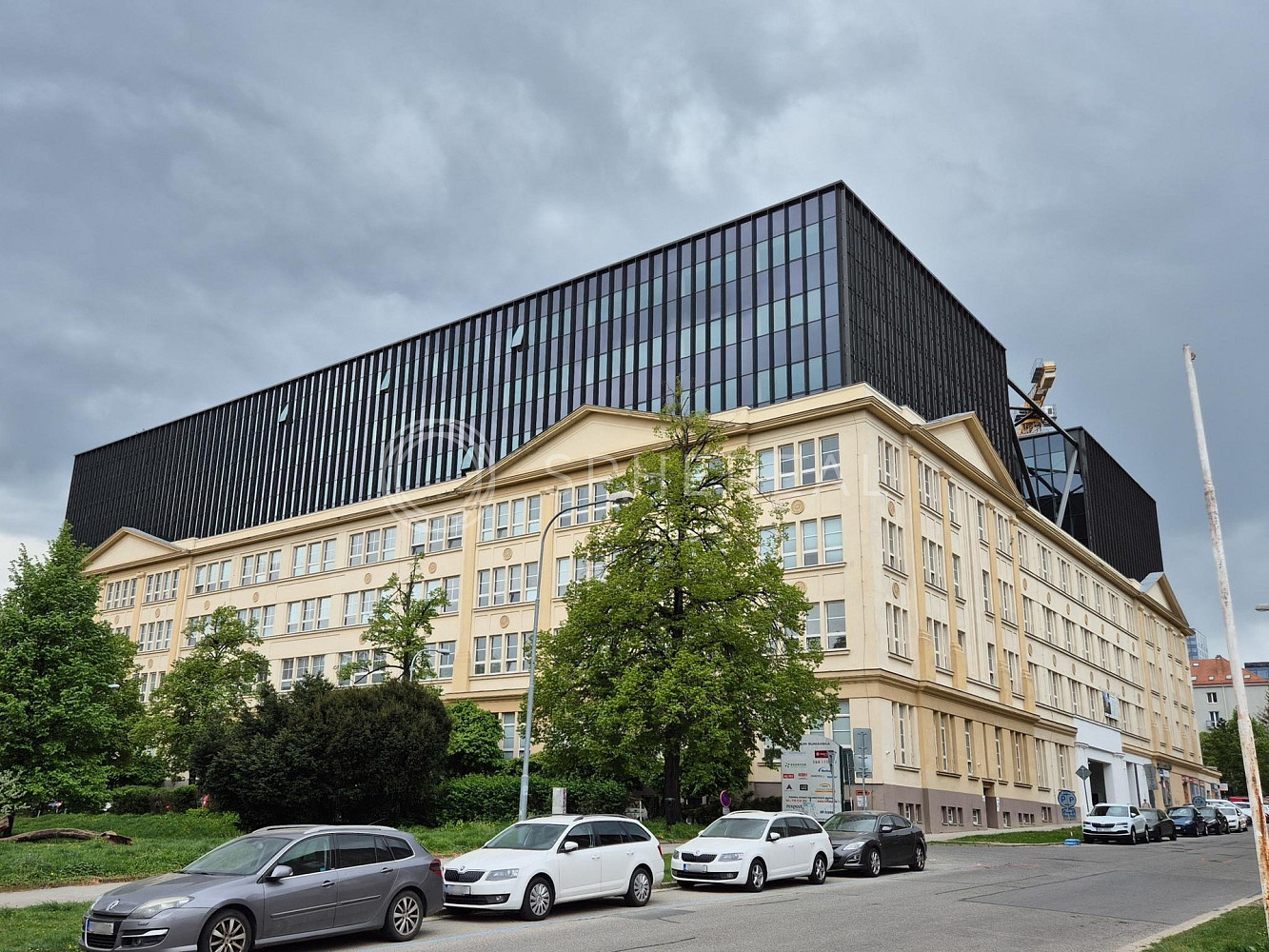 Pronájem kanceláře 431 m²