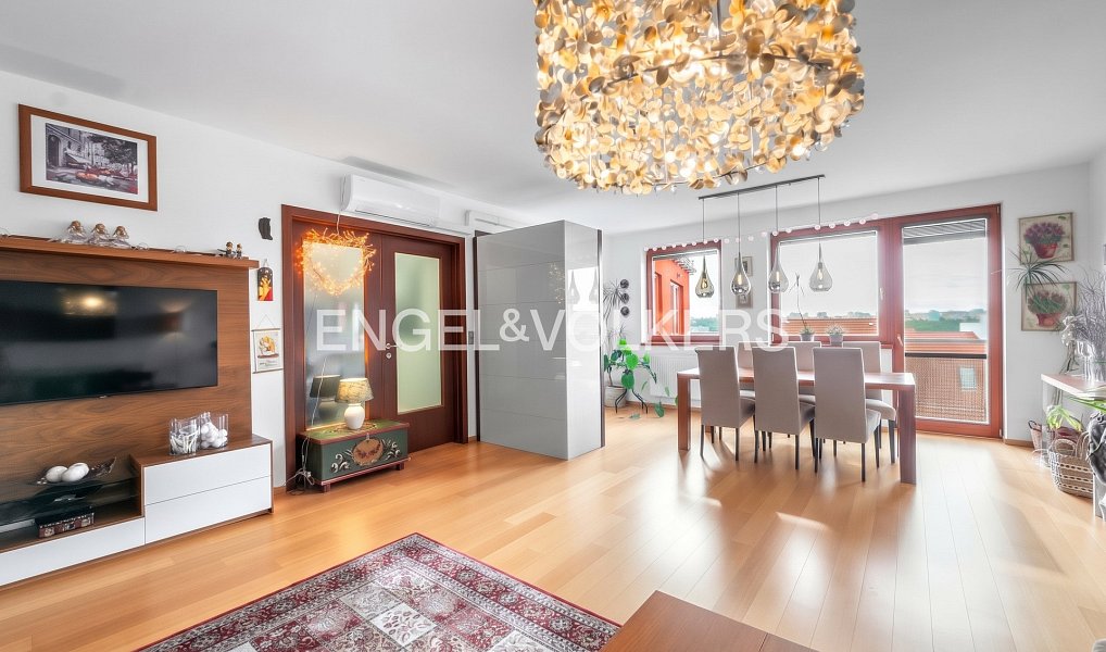 Prodej bytu 6+kk 161 m², Praha – náhled fotky 3
