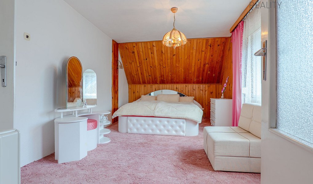 Prodej domu 180 m² s pozemkem 397 m², Krásensko – náhled fotky 8
