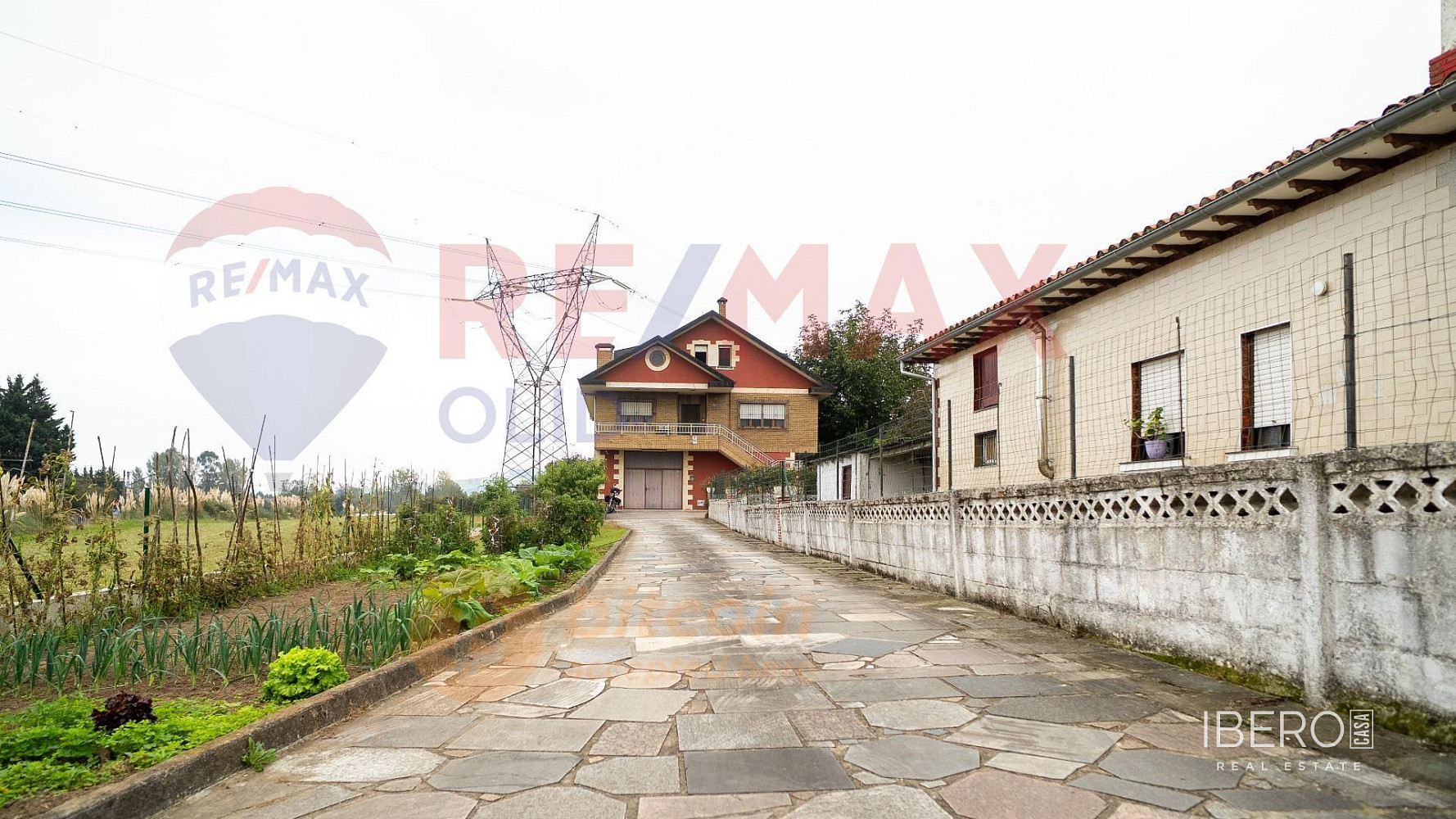 Prodej domu 1 694 m² s pozemkem 1 283 m²