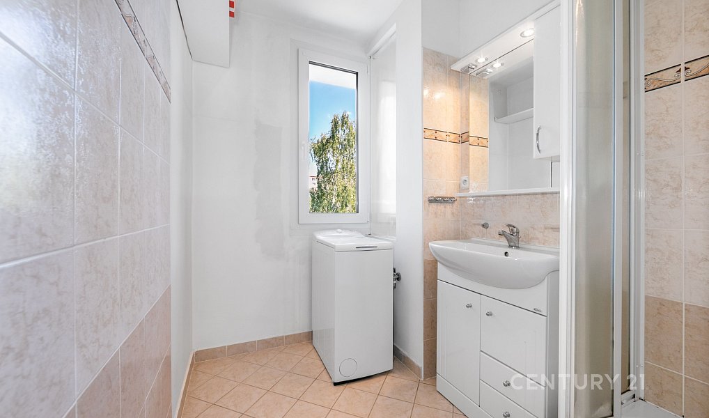 Pronájem bytu 3+1 64 m², Plzeň – náhled fotky 2