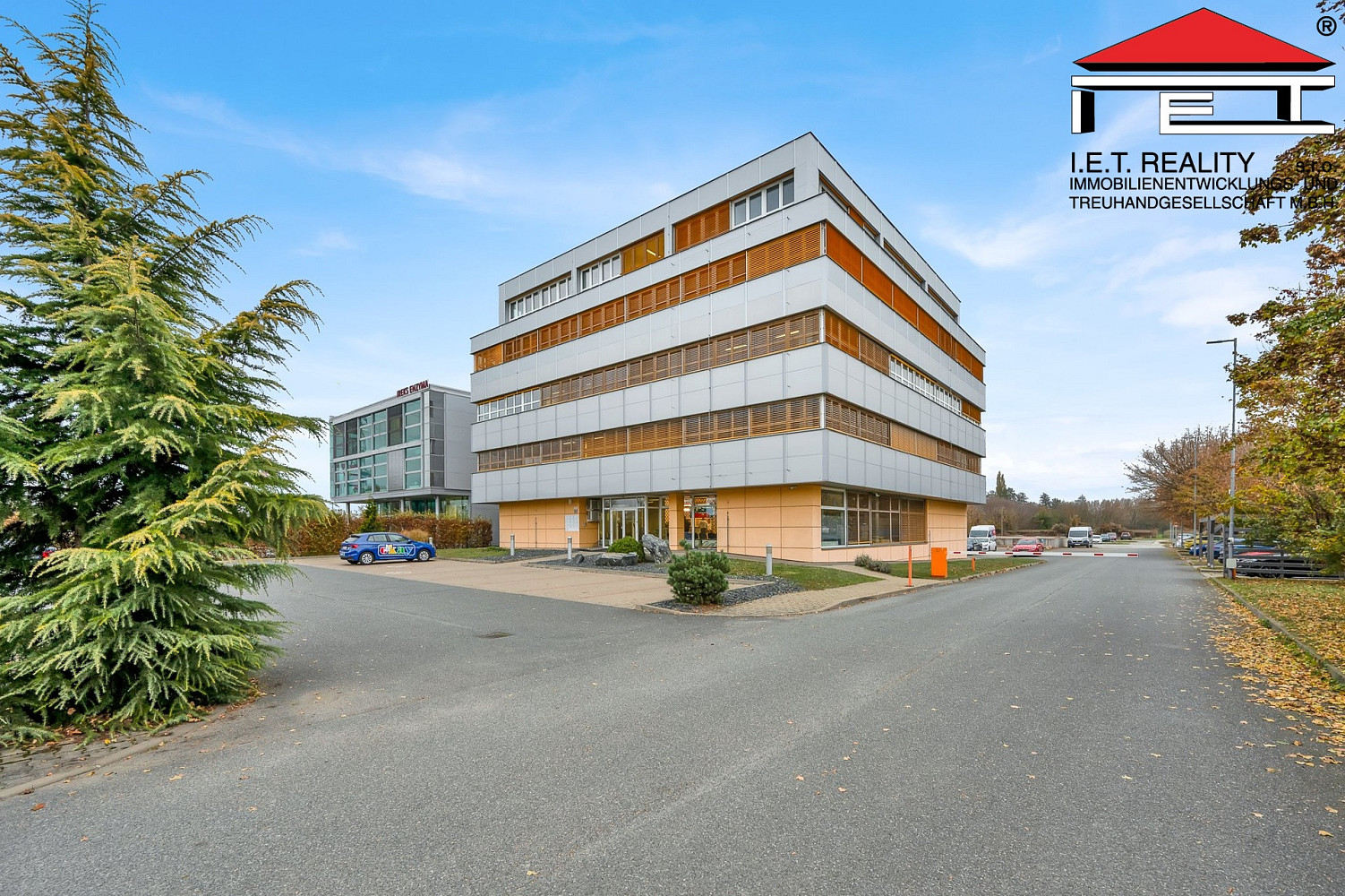 Pronájem kanceláře 2 481 m² – fotografie 2