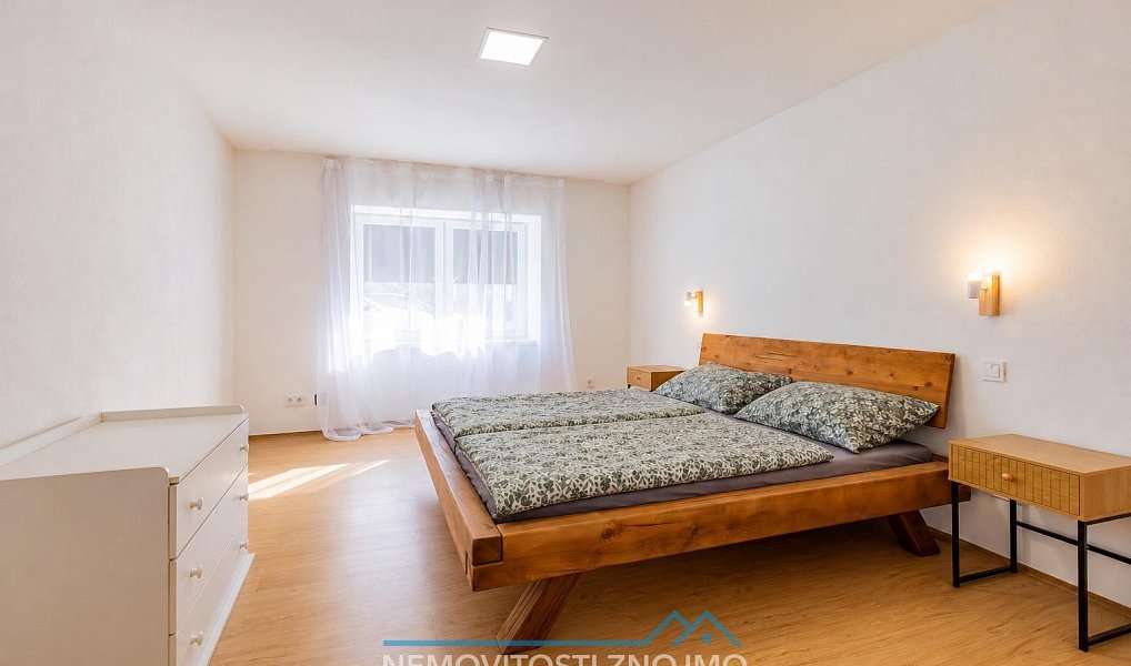 Prodej domu 220 m² s pozemkem 1 436 m², Chvalovice – náhled fotky 13