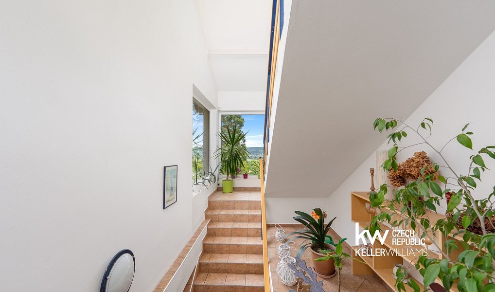 Prodej domu 281 m² s pozemkem 1 484 m², Černošice – náhled fotky 9