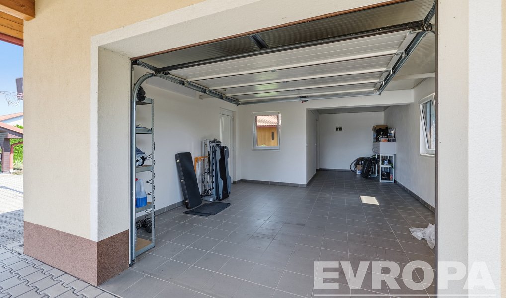 Prodej domu 155 m² s pozemkem 1 058 m², Roudnice – náhled fotky 28