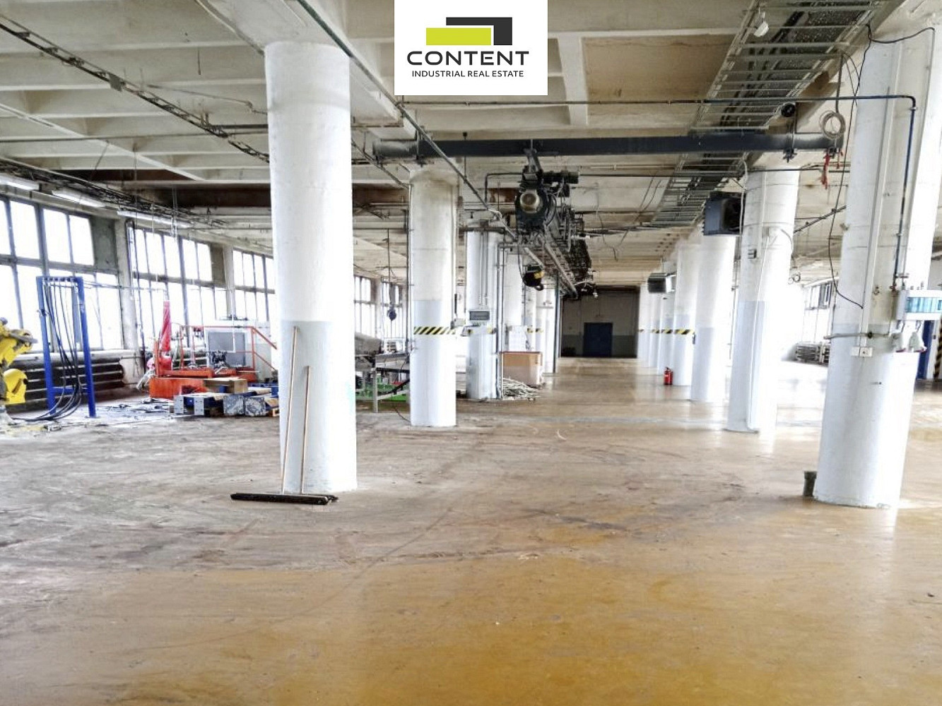 Pronájem skladovacích prostor 973 m²