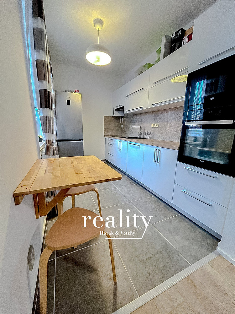 Pronájem bytu 2+1 52 m² – fotografie 4