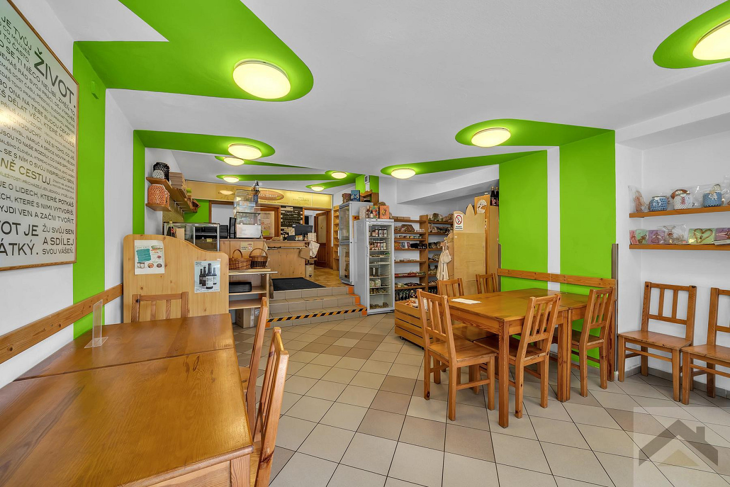Prodej domu 295 m² s pozemkem 283 m² – pohled 2
