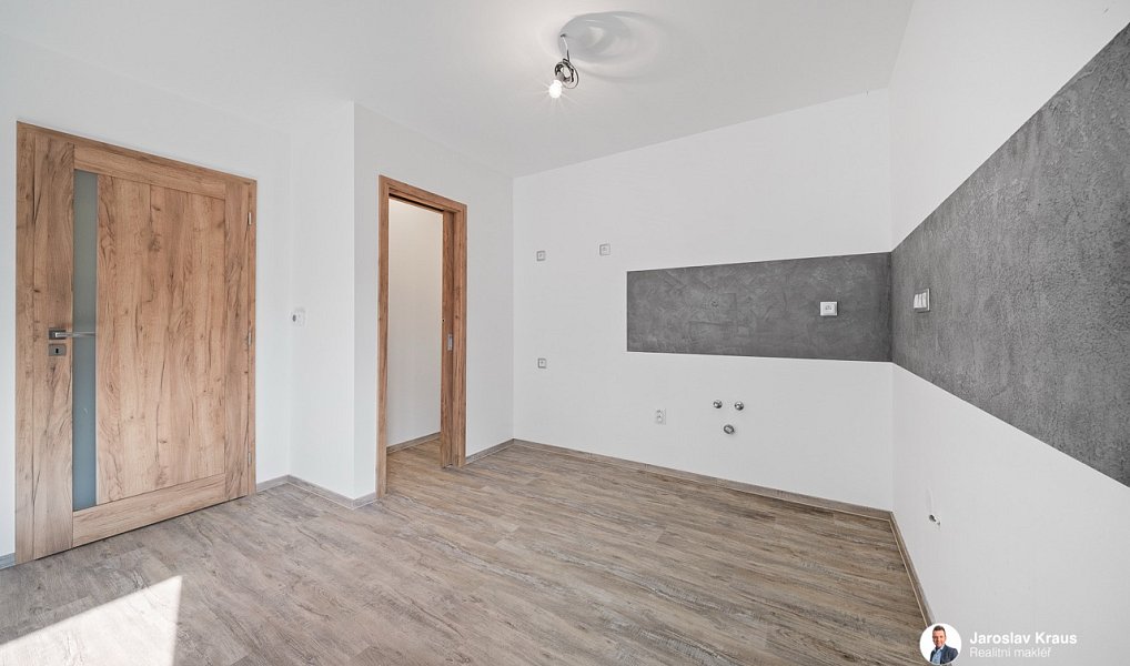 Prodej domu 134 m² s pozemkem 176 m², Nová Paka – náhled fotky 20