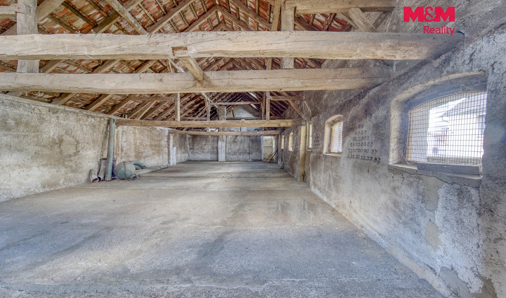 Prodej domu 300 m² s pozemkem 2 031 m², Stříbro – náhled fotky 15