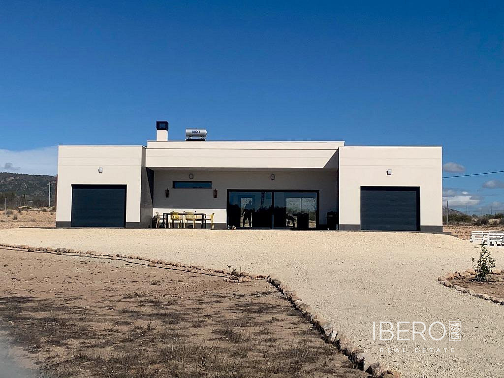 Prodej domu 131 m² s pozemkem 10 000 m²