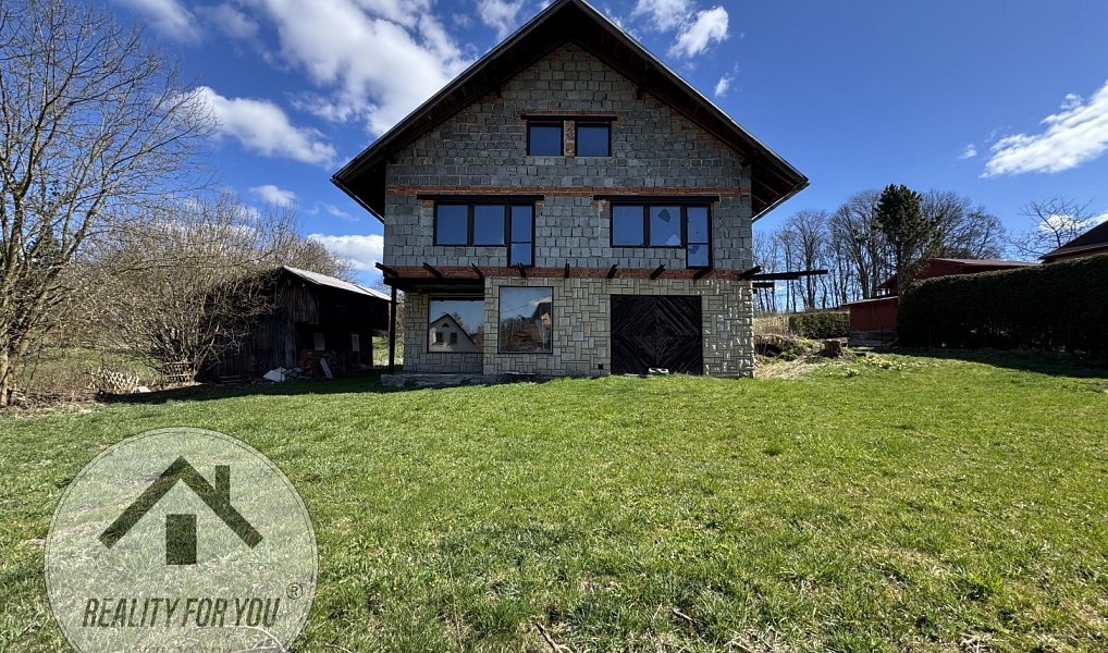 Prodej domu 270 m² s pozemkem 1 011 m², Jesenný – náhled fotky 9