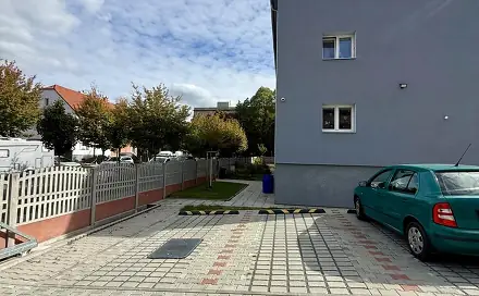 Pronájem parkovacího stání - Božkovská ulice, Božkovská, Plzeň - Východní Předměstí