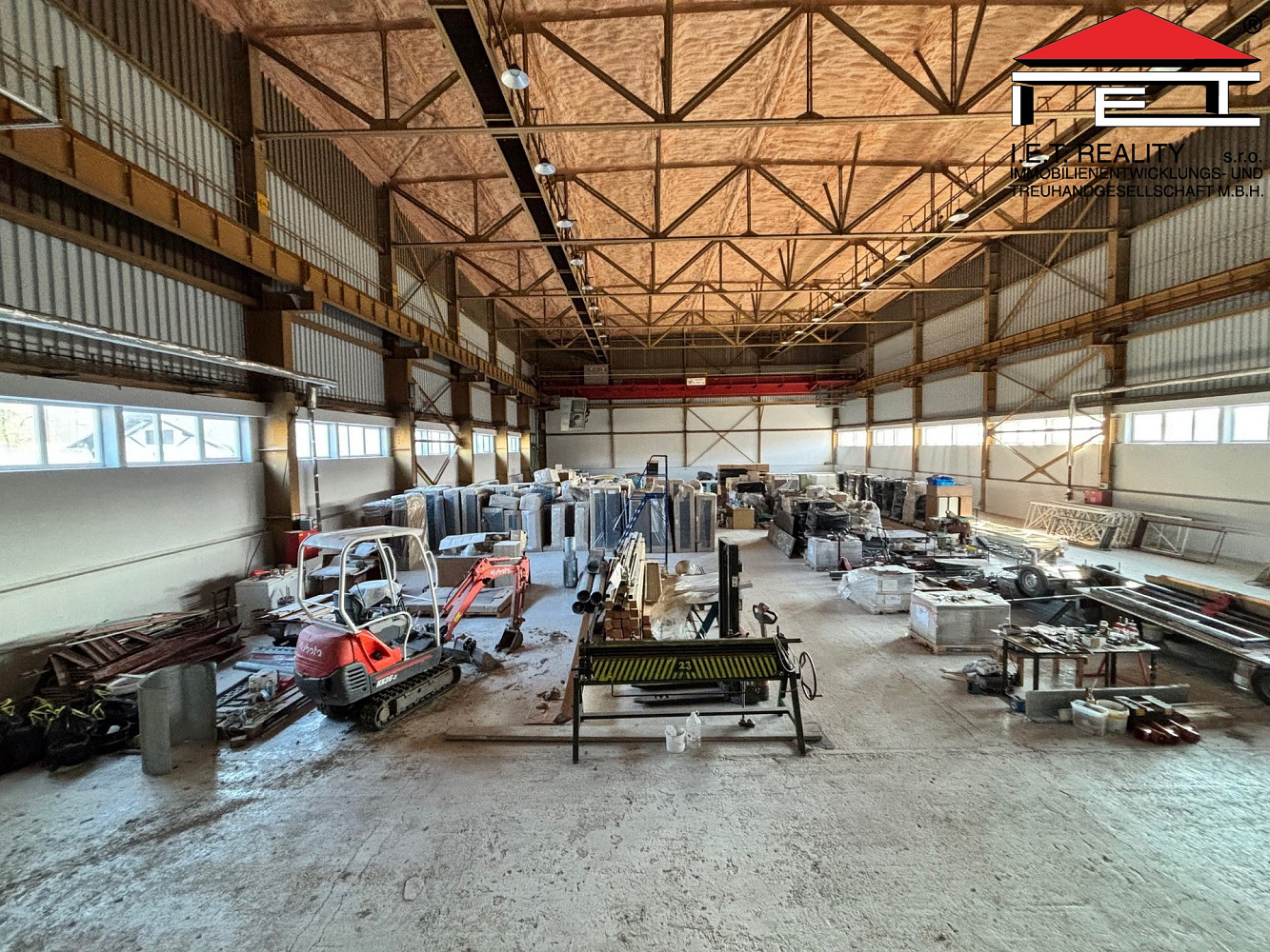 Pronájem obchodních prostor 1 600 m² — photo 4